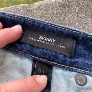 Express Skinny Stella Regular fit low rise jeans